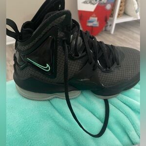 Lebron 19 youth size 4 basketball shoes